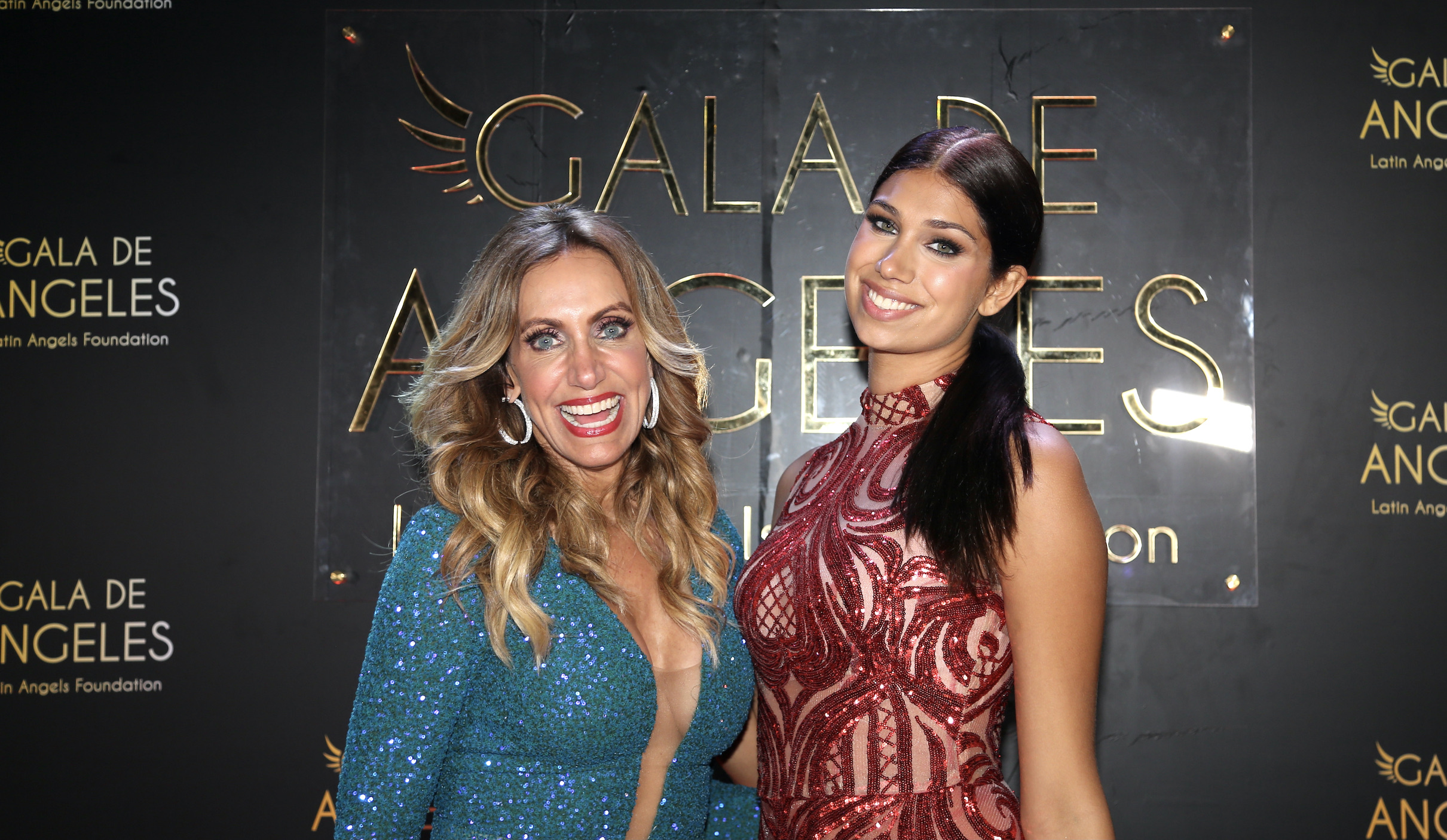 Hija De Lili Estefan En Las Pantallas De Times Square