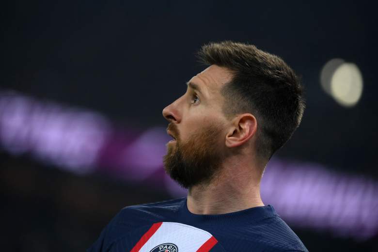 Hinchas del PSG silbaron a Leo Messi en la previa del partido ante Lyon.