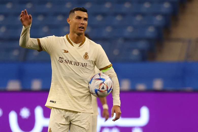 Cristiano Ronaldo se tomó los genitales cuando hinchas del Al-Hilal corearon el nombre de Lionel Messi.