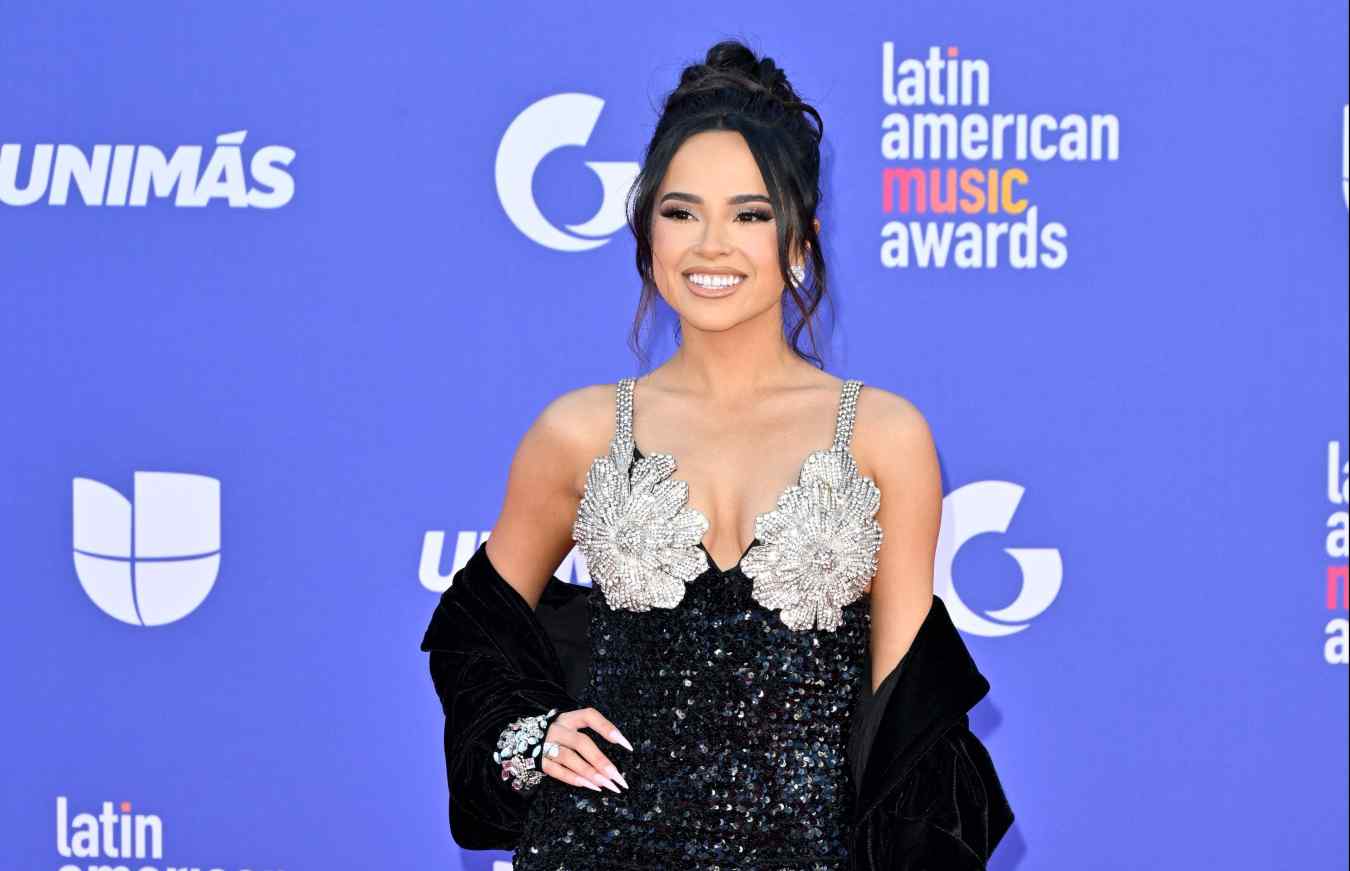 Becky G anuncia primera gira de conciertos