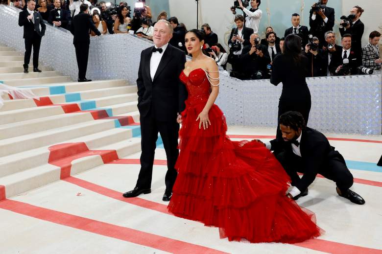 ¿Quién es el diseñador del vestido rojo de Salma Hayek en el Met Gala?