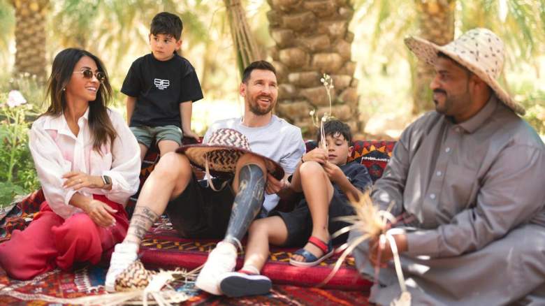 Messi viajó a Arabia Saudita sin el permiso del PSG. El club lo sancionaría.