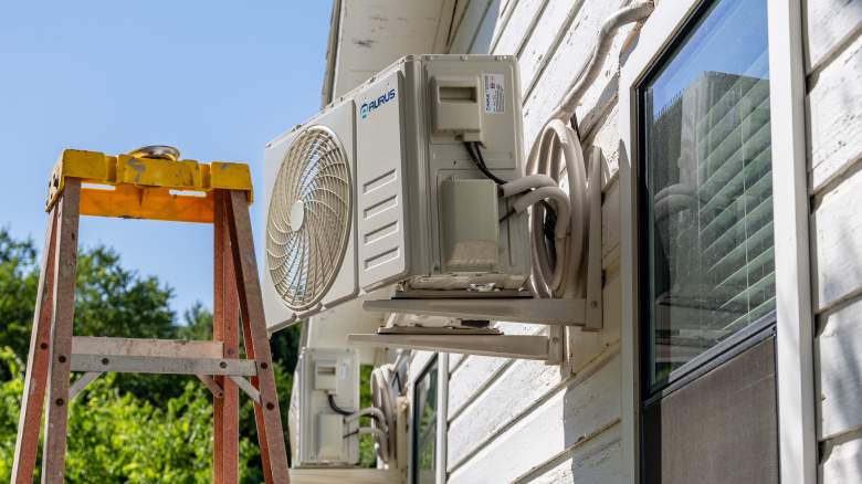¿Apagar el aire acondicionado cuando no estás en casa realmente ahorra energía?