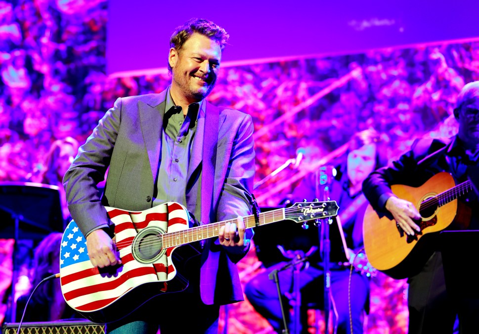 Blake Shelton playing guitar