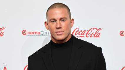Channing Tatum sella nueva relación Con beso en el puesto de cumpleaños