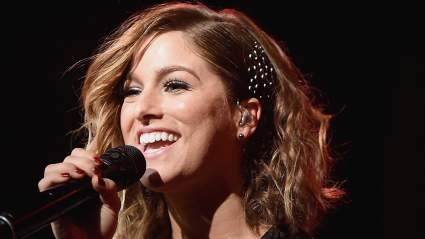 ‘La Voz’ ganador Cassadee Pope envía un mensaje sincero a los fans una década después de ganar
