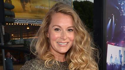 Alexa PenaVega comparte la actualización de la vida tos: “Ya está llorando… Sin mi hermosa familia ’