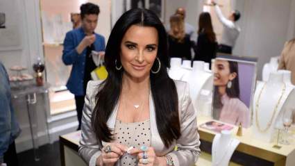Kyle Richards Leaks Nude Pic Después de temer que sería reanimación