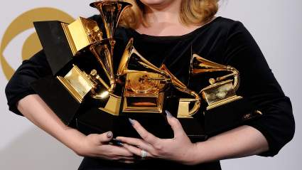 Ex novia de las amas de casa Lashes Fuera en los Grammys