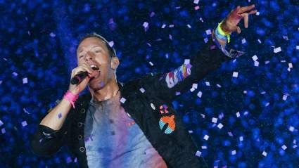 Chris de Coldplay Martin trae la magia de medio tiempo al escenario más grande del fútbol