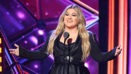 Kelly Clarkson revela la canción favorita que ha escrito