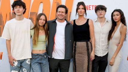 La esposa de Mark Wahlberg comparte Rare Family Vacation Fotos
