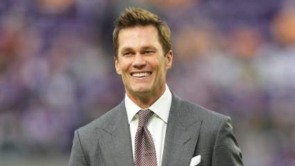 Tom Brady revela su mano lanzada está dañado