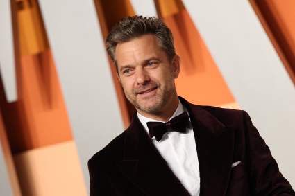 Joshua Jackson Le dice a Kelly Clarkson lo que aprendió de Emilio Estevez