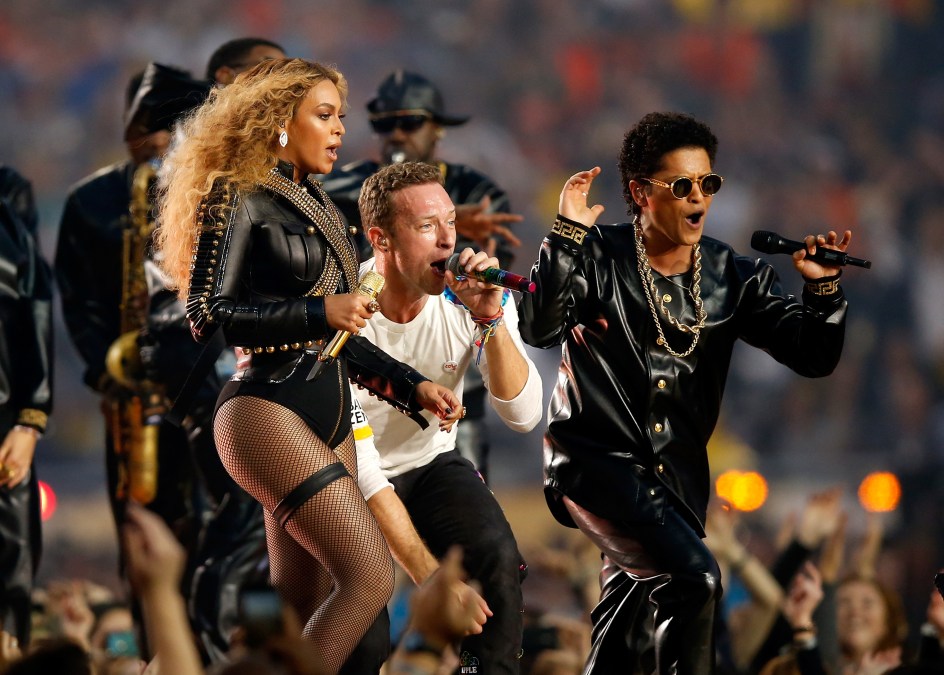 Chris Martin performs at 50th NFL Superbowl halftime