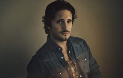 Diego Boneta se convierte en Fidel Castro: ¿Se parece?