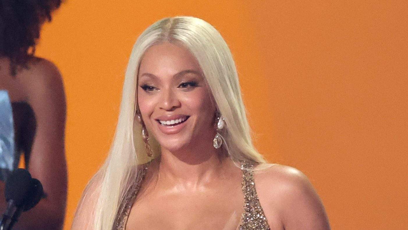 FOTOS: Beyoncé deslumbra con un atuendo revelador en el Gran Premio de ...
