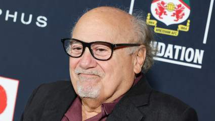 Danny DeVito se vuelve viral por conducir a exceso de velocidad en scooter motorizado