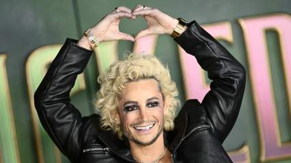 El hermano de Ariana Grande, Frankie, aparece sin camisa en el estreno de 'Wicked: For Good': FOTOS
