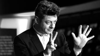 FOTOS: El ícono de 'Star Wars' irradia orgullo mientras su hijo sigue sus pasos