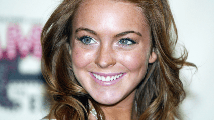 Lindsay Lohan luce súper en forma a los 39 años con leggings ajustados para entrenamiento de Pilates