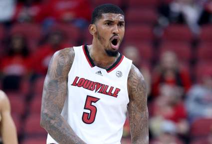 Los Lakers incorporan discretamente a un ex prospecto estrella tras la sorpresiva salida de un pívot