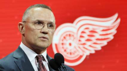 Según informes, a los Red Wings les encantaría adquirir un delantero estrella de $65 millones antes de la fecha límite.