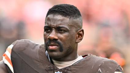 La estrella defensiva de los Browns, valorada en 39 millones de dólares, podría estar fuera de la NFL