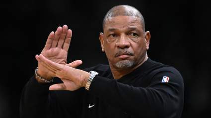 Doc Rivers recibe un reconocimiento especial de Tyrese Maxey, de los 76ers