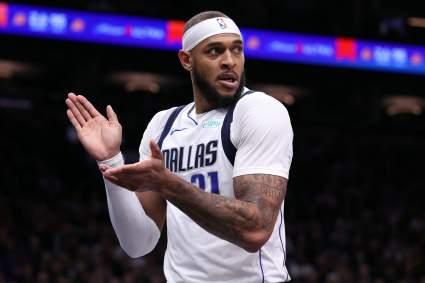 Instan a los Lakers a negociar por un pívot de 54 millones de dólares para reunirse con Luka Doncic