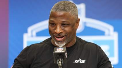 Se proyecta que los Jets firmen un quarterback costoso y arriesgado en la agencia libre