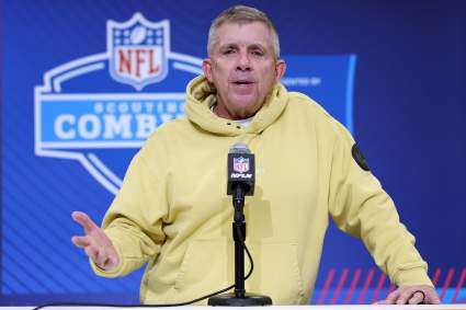 Sean Payton revela la verdadera razón por la que le entregó la dirección de jugadas a Davis Webb