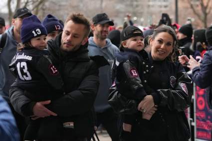 Meredith Gaudreau rinde homenaje a Johnny Gaudreau con un emotivo mensaje tras la victoria de EE. UU. en el oro olímpico.