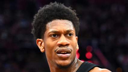 Esta ex selección general número 4 para la temporada de la NBA después de una cirugía ocular