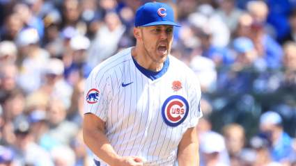 El lanzador de los Cubs aplaude a los fanáticos tras permitir un jonrón viral