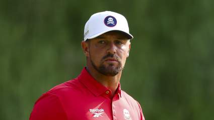 Bryson DeChambeau ‘jugó al gallito’ con un ‘paleto’ y perdió