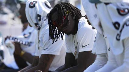 El receptor abierto de los Eagles, AJ Brown, llega a un acuerdo con la AFC en un intercambio exitoso.