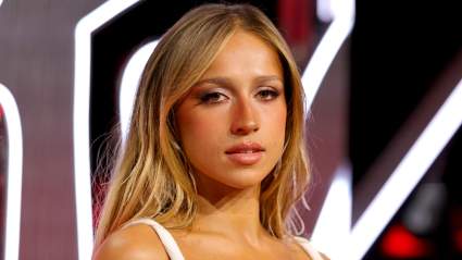 ¿La estrella de hockey del equipo estadounidense Jack Hughes está saliendo con la nominada al Grammy Tate McRae?