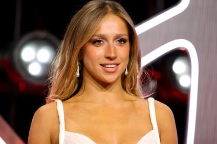 Tate McRae rompe el silencio para dar pistas sobre la relación con Jack Hughes