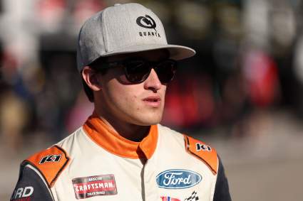 Jake García consigue la pole en EchoPark Speedway tras el accidente en la Daytona 500