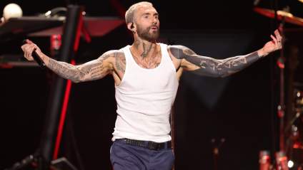 Los momentos más emocionantes de Adam Levine en el escenario