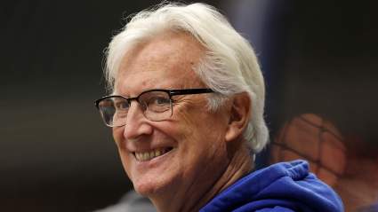 El máximo ejecutivo de los Lakers se prepara para retirarse al comenzar la era de Mark Walter