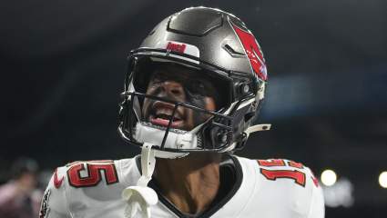 El receptor abierto de los Buccaneers, Tez Johnson, atrapado en medio de un escándalo de trampas