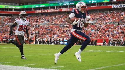 El ejecutivo de los Patriots, Eliot Wolf, desafió duramente al receptor Kyle Williams