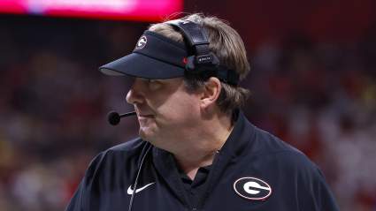 Los Georgia Bulldogs tienen dos jugadores más arrestados por delitos de conducción.