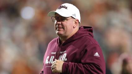 Destacado entrenador de fútbol americano universitario exige a la NCAA que "ponga a alguien al mando"
