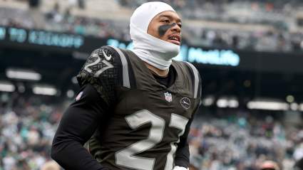 Los Jets están explorando canjes para fichar a un safety veterano, según una fuente.