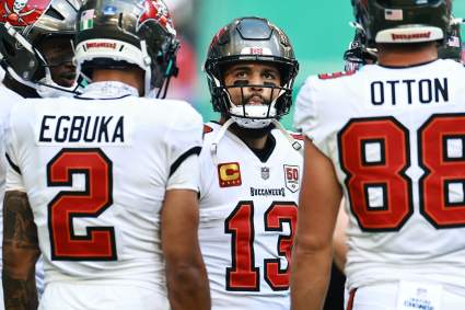 Información privilegiada revela el interés de los 49ers en el futuro receptor abierto miembro del Salón de la Fama