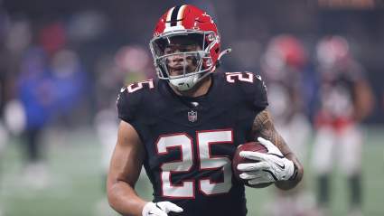 Se insta a los Falcons a dejar ir a tres jugadores en la agencia libre