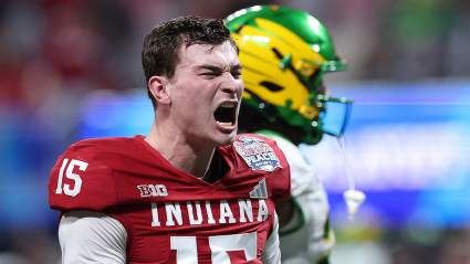 Ex gerente general de los Raiders envía un claro mensaje a Fernando Mendoza en Las Vegas